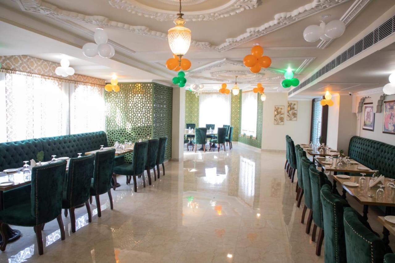 Indralok Palace Hotel & Resort Morena Екстер'єр фото